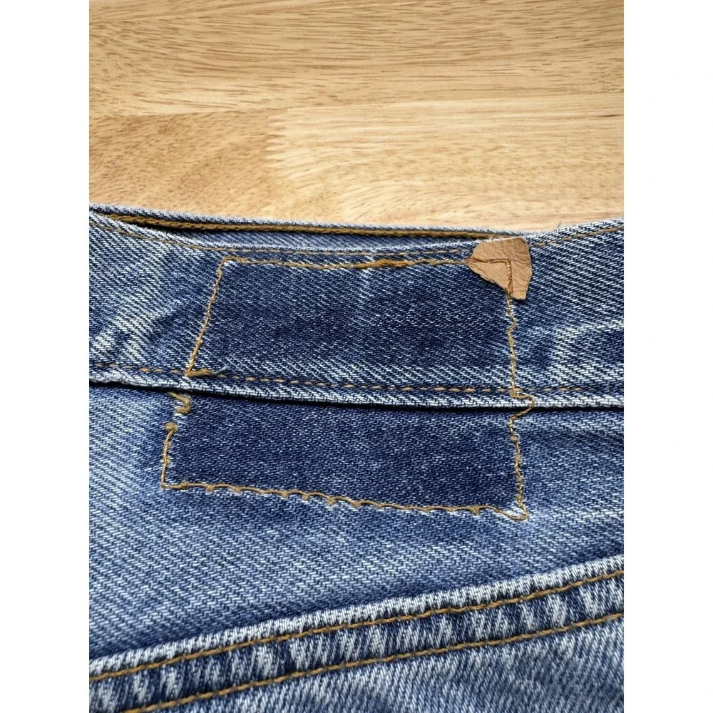Levis jeans description